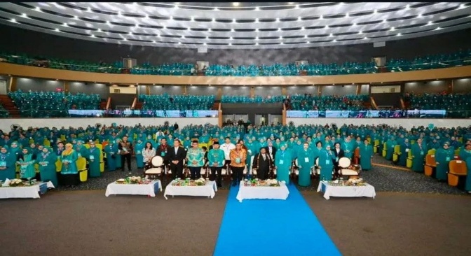 Menghadiri Puncak Peringatan Hari Kesatuan Gerak (HKG) PKK ke 53 dan Rakernas X PKK Tahun 2025